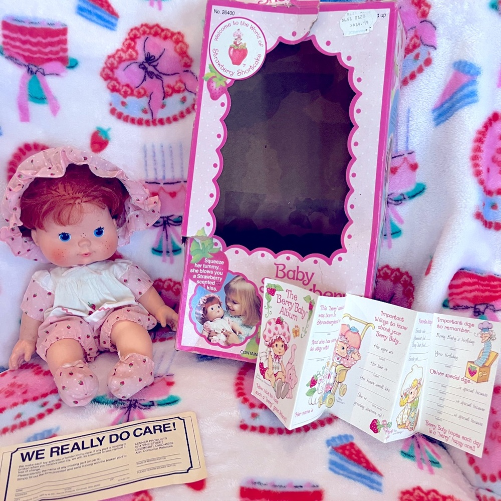 Vintage Strawberry Shortcake Blow Kiss Baby Doll Kenner 1982 loose in box